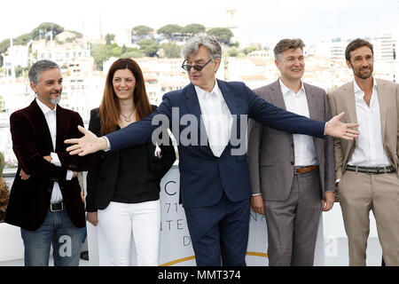 Cannes, France. 13th May, 2018. (L-R) Alessandro Lo Monaco, Samanta Gandolfi Branca, director Wim Wenders, David Rosier and Ignazio Oliva at the 'Pope Francis - A Man Of His Word' photocall during the 71st Cannes Film Festival at the Palais des Festivals on May 13, 2018 in Cannes, France. Credit: John Rasimus/Media Punch ***FRANCE, SWEDEN, NORWAY, DENARK, FINLAND, USA, CZECH REPUBLIC, SOUTH AMERICA ONLY*** Credit: MediaPunch Inc/Alamy Live News Stock Photo