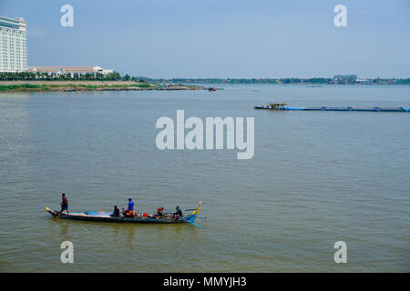 Fishermen in boat on the Mekong River, Phnom Penh, Cambodia Stock Photo