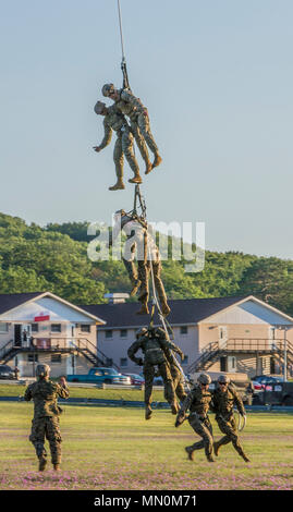 Single Rope Spies Rig At Camp Grayling, Marines from Echo Company, 4th Reconnaissance ...