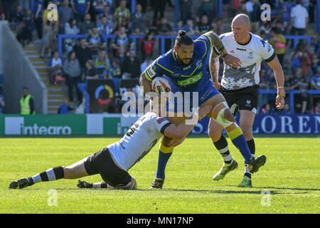 13th May 2018 , Halliwell Jones Stadium , Warrington, England; Ladbrokes Challenge Cup rugby, Toronto Wolfpack v Warrington Wolves; Ben Murdoch-Masila breaks a tackle Credit: News Images /Alamy Live News Stock Photo