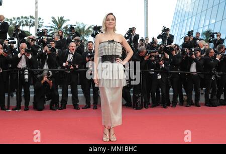 Cannes, France. 13th May, 2018. Marion Cotillard Actress Sink Or Swim, Premiere 71 St Cannes Film Festival Cannes, France 13 May 2018 Dja1237 71 St Cannes Film Festival Credit: Allstar Picture Library/Alamy Live News Stock Photo