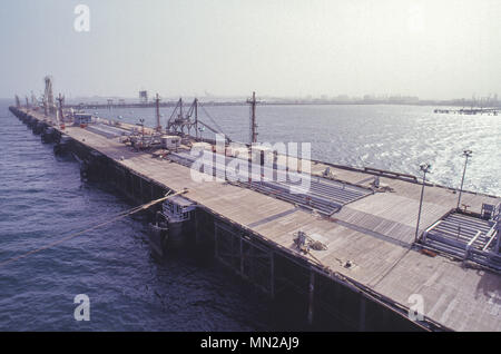 Mina Al Ahmadi Refinery and oil exporting terminal, 45 km south of Kuwait City is the main export terminal for Kuwait's oil industry, at the northern end of the Arabian Gulf. Stock Photo