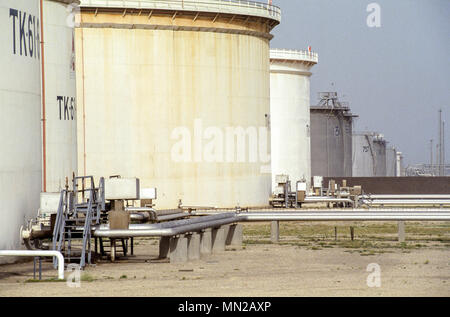 Mina Al Ahmadi Refinery and oil exporting terminal, 45 km south of Kuwait City is the main export terminal for Kuwait's oil industry, at the northern end of the Arabian Gulf. Stock Photo