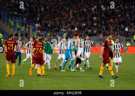 Rome, Italy. 13th May, 2018. Juventus players at the end of their Serie A soccer match against Roma at the Olympic stadium. Juventus drawed 0-0 against Roma to win its seventh consecutive Scudetto Credit: Riccardo De Luca/Pacific Press/Alamy Live News Stock Photo