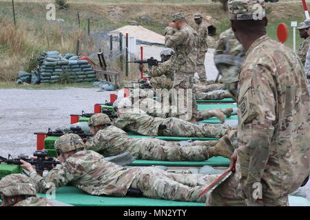 Army Paratroopers of 2-319 Airborne Field Artillery, 2nd BCT, 82nd ...