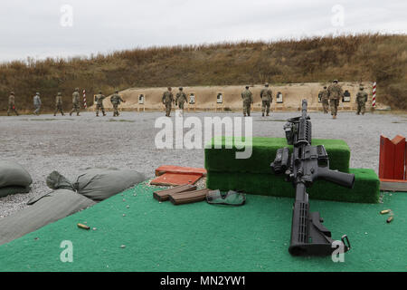 Army Paratroopers of 2-319 Airborne Field Artillery, 2nd BCT, 82nd ...