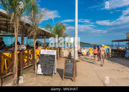 Restaurant at the beach 'Praia do Campeche' on the Atlantic island of 'Ilha de Santa Catarina', Florianópolis, Santa Catarina, Brazil, Latin America Stock Photo