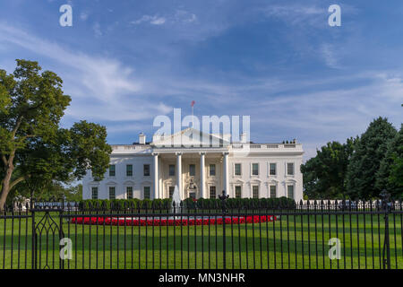 Summer evening, South Facade, White House, Washington DC, USA, North America