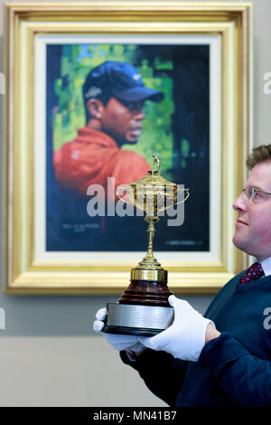 Edinburgh, Scotland. UK. 14 May 2018. Press call BONHAMS SPORTING SALE. The replica Ryder Cup presented to Sergio Garcia in 2001 by the Professional Golfers Association to mark its centenary. EDINBURGH. Pako Mera/Alamy live News Stock Photo