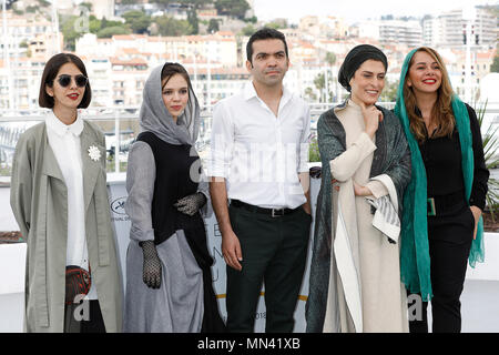 Cannes, France. 13th May, 2018. (L-R) Actresses Solmaz Panahi, Marzieh Rezaei, Cinematographer Amin Jafari, editor Mastaneh Mohajer and actress Behnaz Jafari at the '3 Faces (Se Rokh)' photocall during the 71st Cannes Film Festival at the Palais des Festivals on May 13, 2018 in Cannes, France. Credit: John Rasimus/Media Punch ***FRANCE, SWEDEN, NORWAY, DENARK, FINLAND, USA, CZECH REPUBLIC, SOUTH AMERICA ONLY*** Credit: MediaPunch Inc/Alamy Live News Stock Photo