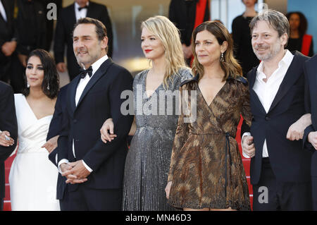 Leila Bekhti, Gilles Lellouche, Virginie Efira, Marina Fois and Mathieu Amalric attending the 'Sink or Swim / Le grand bain' premiere during the 71st Cannes Film Festival at the Palais des Festivals on May 13, 2018 in Cannes, France | Verwendung weltweit Stock Photo