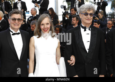 Donata Wenders and Wim Wenders attending the 'Sink or Swim / Le grand bain' premiere during the 71st Cannes Film Festival at the Palais des Festivals on May 13, 2018 in Cannes, France | Verwendung weltweit Stock Photo