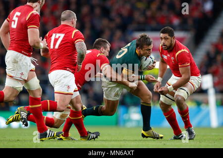 No way through for Handre Pollard during the IRB RWC 2015 Quarter Final match between Wales v RSA South Africa at Twickenham Stadium. London, England. 17 October 2015 Stock Photo