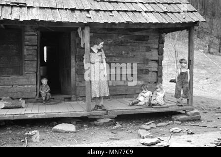 Part of Family of Ten to be Re-Settled on Ross-Hocking Land Project, Chillicothe, Ohio, USA, Theodore Jung for U.S. Resettlement Administration, April 1936 Stock Photo