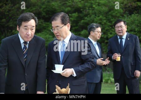 15th May 2018. Gov t party policy coordination Prime Minister Lee Nak yon L chats with national security adviser Chung Eui yong at the prime minister s official residence in Seoul on May 15 2018 befor...