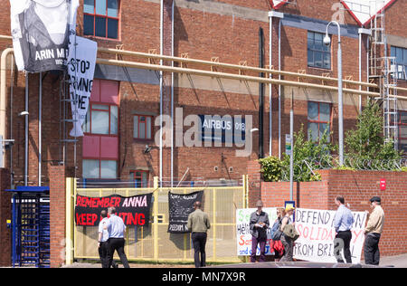 Filton, Bristol, UK . 15th May, 2018. Banner portraits of women killed fighting in syria have been hung from the roof of the airbus company in Filton Protests coincide with Turkeys president Erdogans vist..The protesters say they are friends of Anna Campbell, from Bristol, who died in syria. The protesters believe Airbus is selling arms to the turkish military and that the women on the banners were killed by turkish forces. BAe has issued a statement that their work with turkey complies with defence export controls. Credit: Mr Standfast/Alamy Live News Stock Photo