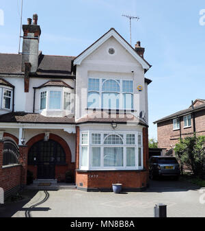 Pic shows: Last home in Whetstone North London of deceased TV star Dale Winton.  Four weeks after his death ome stands empty with Winton's Range Rover Stock Photo