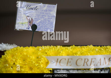 A card from family on an ice cream van floral tribute at Erdington's Abbey Church, Birmingham for the funeral of Mac Leask, 82, 'the king of scoops', who was Birmingham's longest serving ice-cream man. Stock Photo