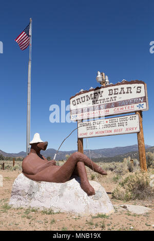 Grumpy Bears retreat restaurant and tavern Kennedy Meadows Rd, Inyokern, California USA. And home to the PCT Bear Canister Loan Program for hikers Stock Photo