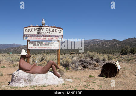 Grumpy Bears retreat restaurant and tavern Kennedy Meadows Rd, Inyokern, California USA. And home to the PCT Bear Canister Loan Program for hikers Stock Photo