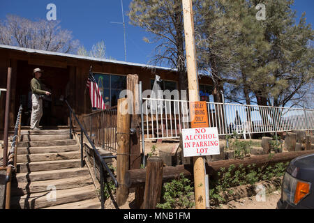 Grumpy Bears retreat restaurant and tavern Kennedy Meadows Rd, Inyokern, California USA. And home to the PCT Bear Canister Loan Program for hikers Stock Photo