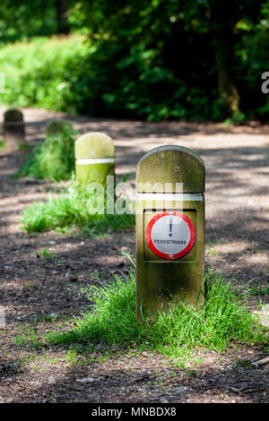 A wooden footpath and bridle path sign at Mam Tor, Castleton ...