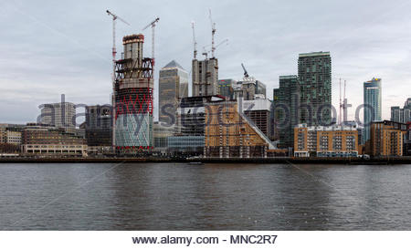 london newfoundland canary residential construction under wharf tower bridge alamy skyline dusk