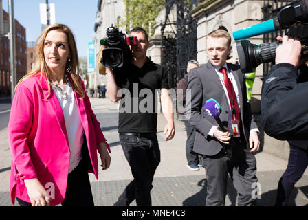 Dublin, Ireland. 16th May, 2018. 16/05/2018. Vicky Phelan  before Public Accounts Committee.  Vicky Phelan arriving at Leinster House this afternoon to appear before the Public Accounts Committee on the Cervical Check scandal. Ms Phelan won a €2.5 million settlement after she received incorrect smear test results which failed to diagnose her with cervical cancer. Photo: RollingNews.ie Credit: RollingNews.ie/Alamy Live News Stock Photo