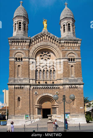 Basilica Notre Dame de la Victoire, Saint-Raphaël, Cote d'Azur, Département Var, Provence-Alpes-Côte d’Azur, South France, France, Europe Stock Photo