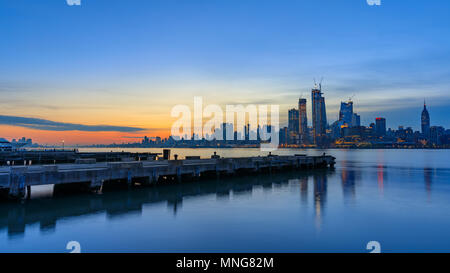 Manhattan Skyline from Jersey at twilight, New York City Stock Photo
