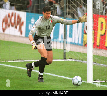 Football:  Feijenoord Stadion in Rotterdam, Netherlands 02/07/2000 UEFA Euro 2000 tournament , Final  France vs. Italy 2:1 --- Francesco TOLDO (Italy) Stock Photo