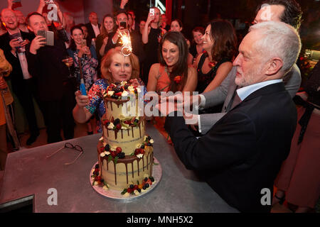 London, UK. 15th May 2018. Jeremy Corbyn Cuts the cake at the Park Theatre  to help celebrates it's 5th Birthday, London. 15th May 2018. Credit: Thomas Bowles/Alamy Live News Stock Photo