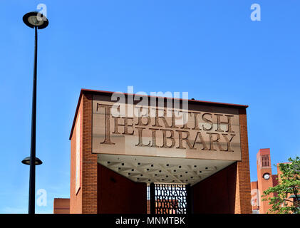 British Library main entrance on Euston Road, London, England, UK. Entrance gate designed by Lida and David Kindersley Stock Photo