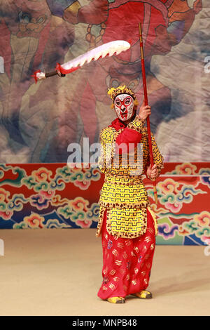 Pasay City, Philippines. 19th May, 2018. A Chinese actor performs during the Peking Opera named 'The Monkey King Making Havoc in Heaven' inside the Cultural Center of the Philippines in Pasay City, the Philippines, on May 19, 2018. The theatre play is organized by the National Commission for Culture and the Arts and the Cultural Center of the Philippines, in cooperation with China's Ministry of Culture and Tourism and Chinese Embassy in the Philippines. Credit: Rouelle Umali/Xinhua/Alamy Live News Stock Photo