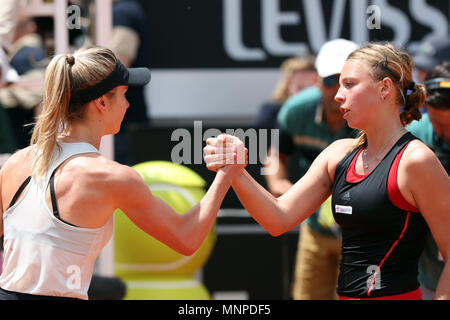 Foro Italico, Rome, Italy. 19th May, 2018. Italian Open Tennis; Elina Svitolina (EST) greets Anett Kontaveit (EST) after winning their semifinal match Credit: Action Plus Sports/Alamy Live News Stock Photo