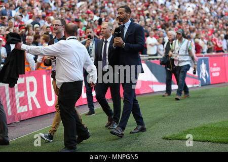 London, UK, 19 May 2018.   Rio Ferdinand and Paul Scholes working for BT Sport before the FA Cup Final match between Chelsea and Manchester United at Wembley Stadium on May 19th 2018 in London, England. (Photo by Paul Chesterton/phcimages.com) Credit: PHC Images/Alamy Live News Credit: PHC Images/Alamy Live News Stock Photo