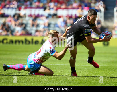 Newcastle, UK. 19th May, 2018. Dacia Magic Weekend of Rugby League; Widnes Vikings versus St Helens; Matt Whitley of Widnes Vikings is tackled by Danny Richardson of St Helens Credit: Action Plus Sports/Alamy Live News Stock Photo