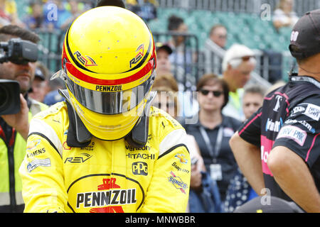 Indianapolis, Indiana, USA. 19th May, 2018. HELIO CASTRONEVES (3) of Brazil prepares to qualify during ''Bump Day'' for the Indianapolis 500 at the Indianapolis Motor Speedway in Indianapolis, Indiana. Credit: Chris Owens Asp Inc/ASP/ZUMA Wire/Alamy Live News Stock Photo