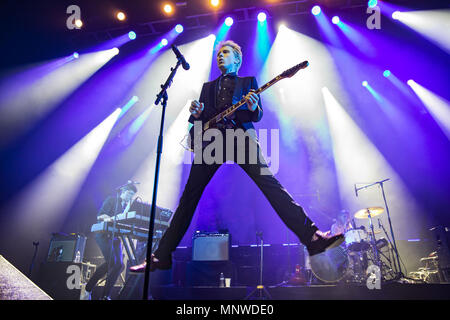 Berkeley, California, USA. 17th May, 2018. ALEX KAPRANOS of Franz Ferdinand performs at the Fox Theater in Oakland, California Credit: Greg Chow/ZUMA Wire/Alamy Live News Stock Photo