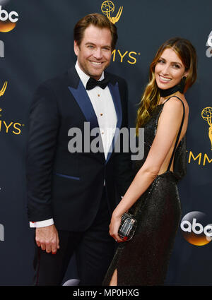 Michael Weatherly, Bojana Jankovic 240 at the 68th Emmy Awards 2016 at the Microsoft Theatre in Los Angeles. September 18, 2016.Michael Weatherly, Bojana Jankovic 240 ------------- Red Carpet Event, Vertical, USA, Film Industry, Celebrities,  Photography, Bestof, Arts Culture and Entertainment, Topix Celebrities fashion /  Vertical, Best of, Event in Hollywood Life - California,  Red Carpet and backstage, USA, Film Industry, Celebrities,  movie celebrities, TV celebrities, Music celebrities, Photography, Bestof, Arts Culture and Entertainment,  Topix, vertical,  family from from the year , 201 Stock Photo