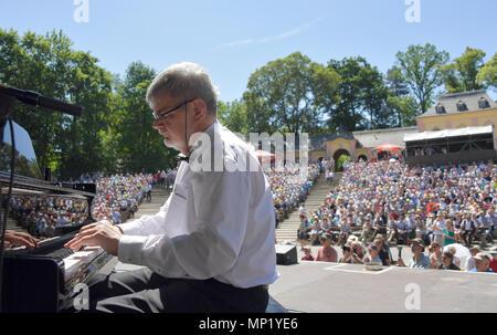 Dresden, Germany. 20th May 2018. Gert Mueller of the Blue Wonder Jazzband  playing during the open-air gala on the Junge Garde open-air stage. The  48th International Dixieland Festival Dresden is set to