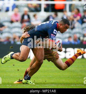 St James Park, Newcastle, UK. 20th May, 2018. Dacia Magic Weekend of Rugby League; Wakefield Trinity versus Huddersfield Giants; Reece Lyne of Wakefield Trinity is tackled by Jake Mamo of Huddersfield Giants Credit: Action Plus Sports/Alamy Live News Stock Photo