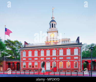 Independence Hall building in Philadelphia, Pennsylvania, USA. It is the place where the US Constitution and the US Declaration of Independence were a Stock Photo