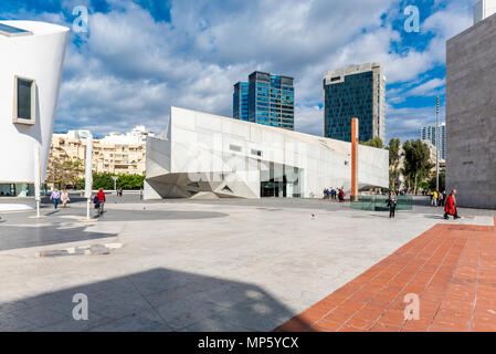 Israel, Tel Aviv-Yafo - November 24, 2017: Exterior view of the Herta and Paul Amir building - the new wing of the Tel Aviv museum of art - designed b Stock Photo