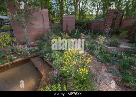 Royal Hospital Chelsea, London, UK. 21 May, 2018. Press day for the RHS Chelsea Flower Show 2018. Photo: The M&G Show Garden designed by Sarah Price. Credit: Malcolm Park/Alamy Live News. Stock Photo