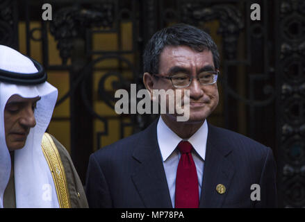 Buenos Aires, Federal Capital, Argentina. 21st May, 2018. Taro Kono, Minister of Foreign Affairs of Japan waiting for the traditional family photo of the G20 chancellors, at the San MartÃ-n Palace, in Buenos Aires. Credit: Roberto Almeida Aveledo/ZUMA Wire/Alamy Live News Stock Photo