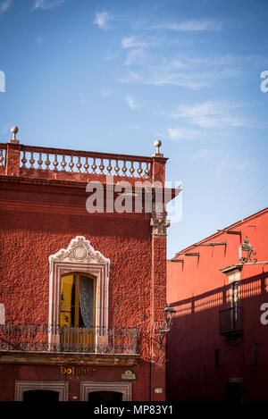 Red houses, San Miguel de Allende, a colonial-era city,  Bajío region, Central Mexico Stock Photo