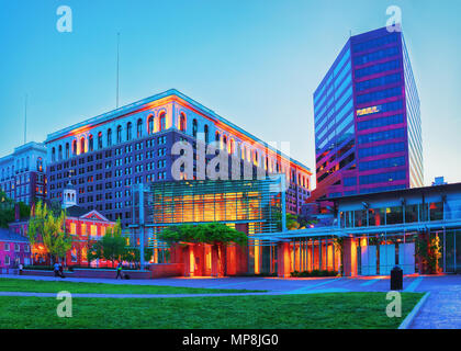 Philadelphia, USA - May 4, 2015: Independence National Historical Park in the evening. It is the place where the US Constitution and Declaration of In Stock Photo