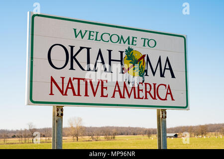 Welcome ot Oklahoma Sign on a sunny blue sky day Stock Photo