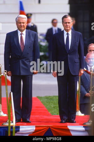 WASHINGTON, DC, USA - JUNE 17, 1992: Russia President Boris Yeltin, left, during summit arrival ceremony on White House South Lawn, with President George H.W. Bush. Stock Photo